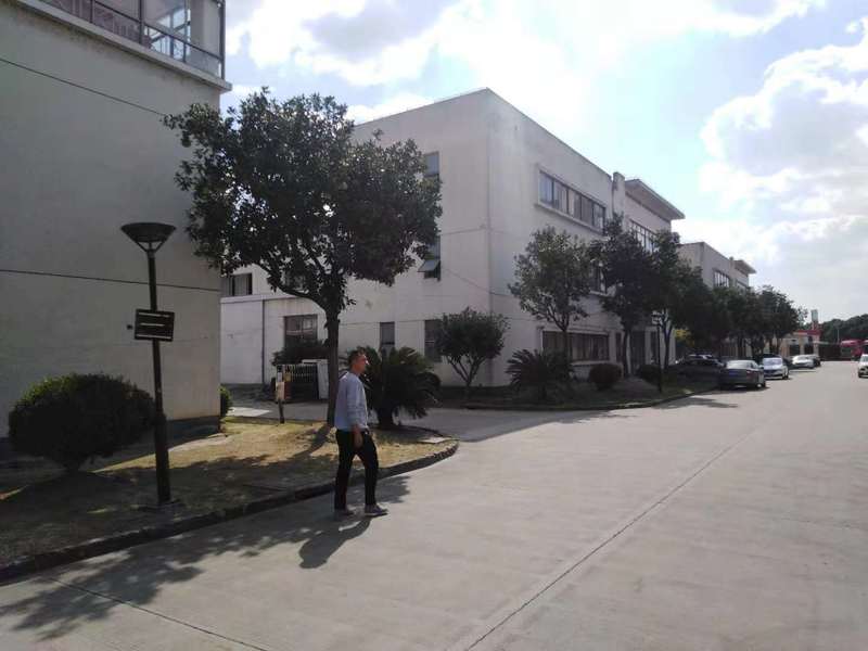 G2365上海闵行区都会路工业园区 3000平火车头工厂房出租 600平起二三楼办公室出租