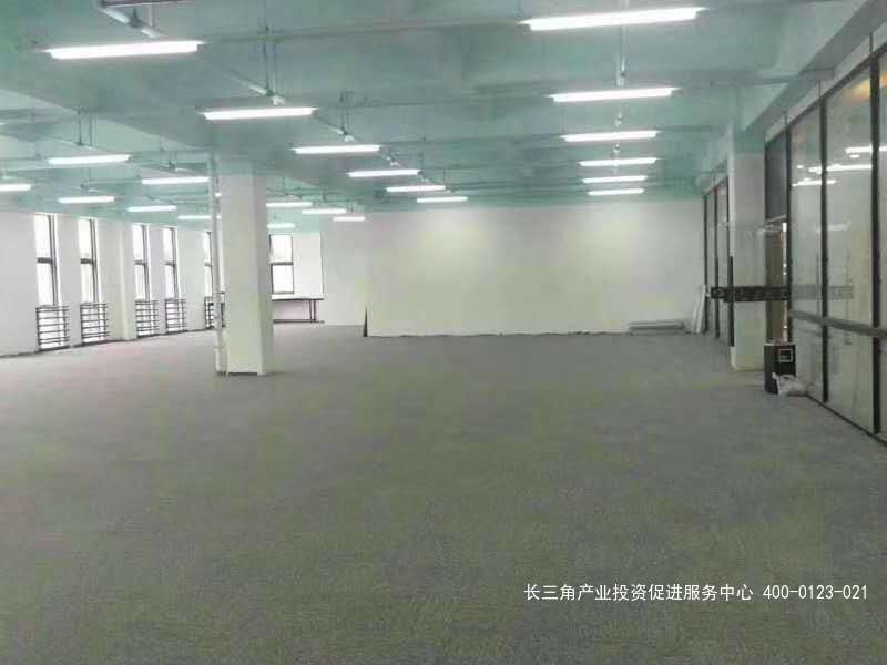 G2396 松江申港路近闵行厂房仓库办公楼出租 160平起租