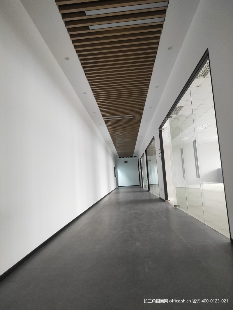 莘庄工业区申南路靠近中春路 (5).jpg