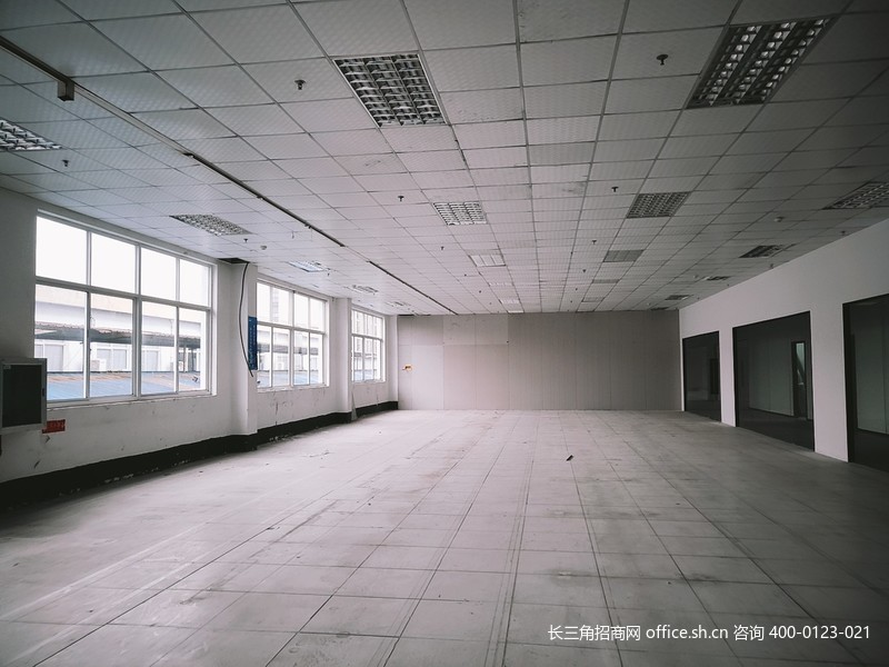 莘庄工业区申南路靠近中春路 (6).jpg